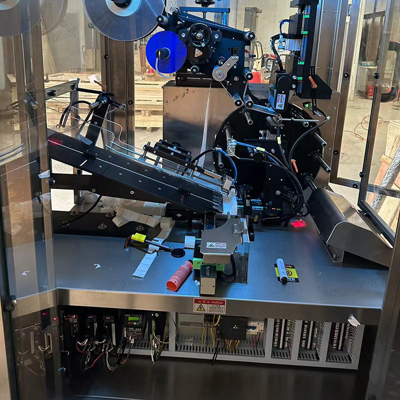 ავტომატური პლასტიკური რბილი მილების მარკირების მანქანა მილების კვების სისტემით