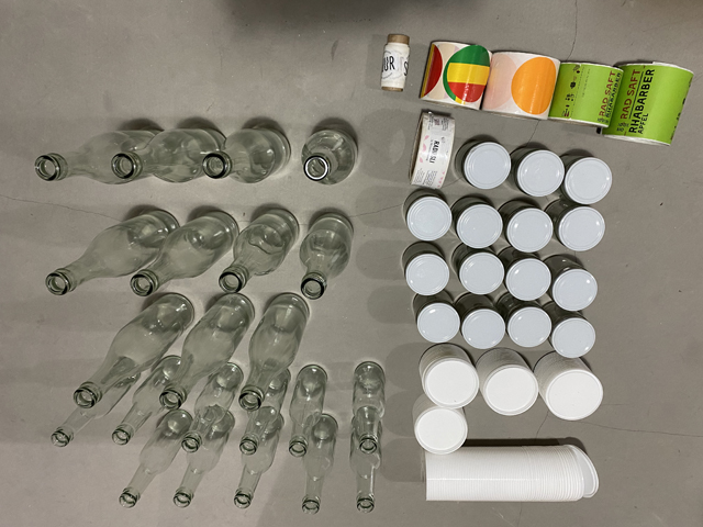 ბოთლები რულონები ეტიკეტები ხუფები ნიმუშები.JPG