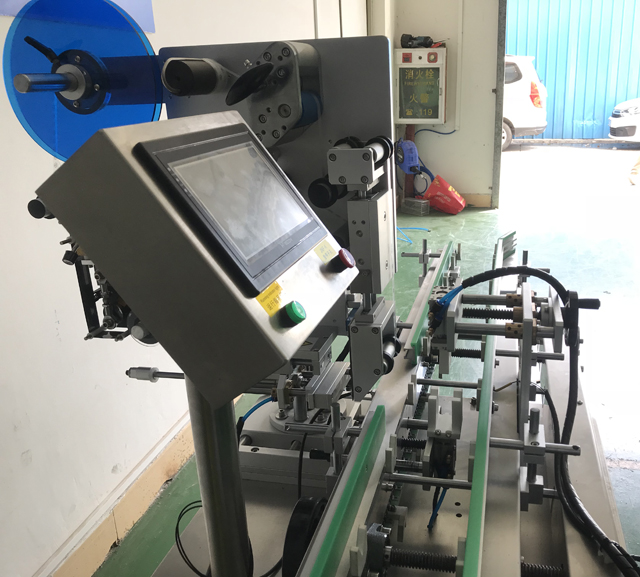 გვერდითი სურათი მოდელი VK-LBL labeller.jpg