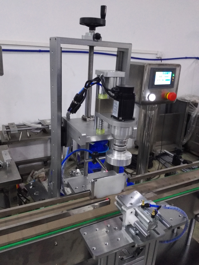 ერთთავიანი თავსახურის მანქანა jars.jpg