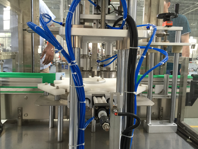 უკანა მხარე ვაკუუმური გადახურვის მანქანების ძირითადი ნაწილისთვის.jpg