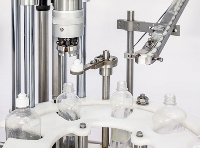 დეტალები single capping machine.jpg