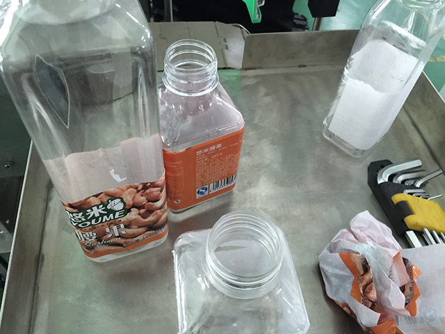 FLAT BOttles მარკირების მანქანა Rolls of labels (2).jpg