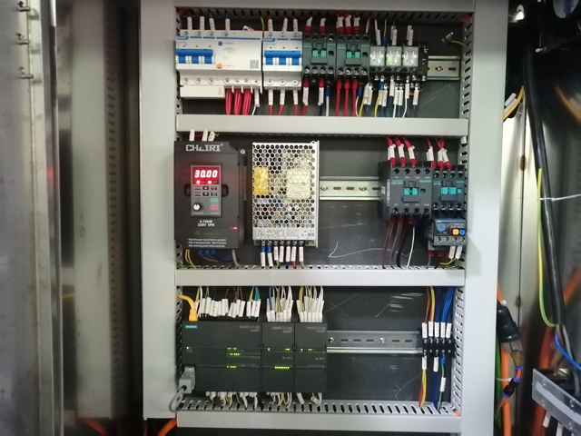 12 თავიანი შემავსებელი მანქანა შემრევი გამათბობლით (2).jpg