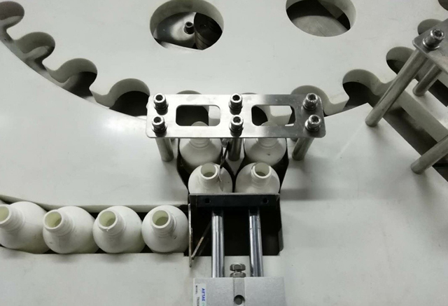 ბოთლების მიმწოდებელი.jpg