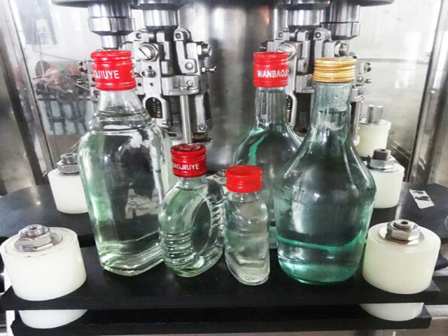 შიგნით ropp capping machinery.jpg