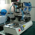 პნევმატური ბინა კვადრატული მრგვალი ბოთლები მოძრავი მარკირების მანქანა კოდირებით