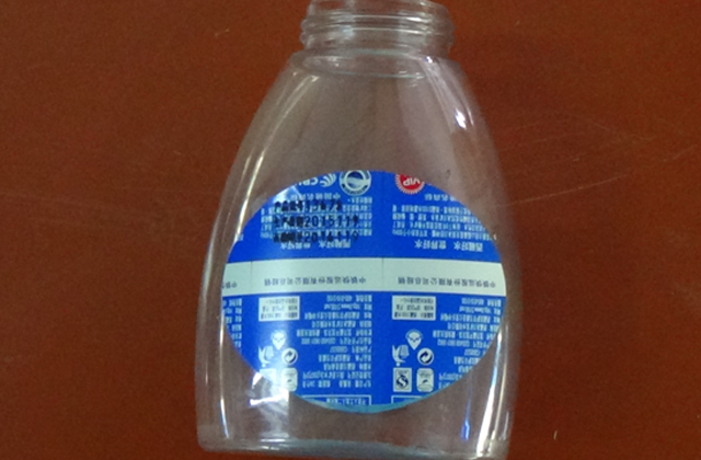 მოძრავი ეტიკეტირების მანქანა ბრტყელი ბოთლების ნიმუშებისთვის.jpg