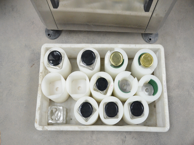 mold for caps vacuum capper.jpg
