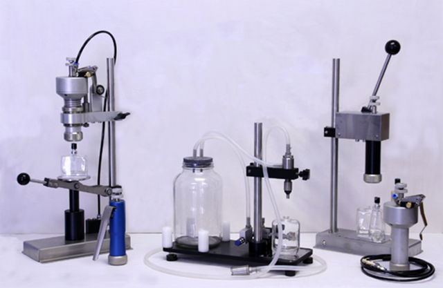 შუშის ბოთლების დასაკრავი დანადგარები.jpg