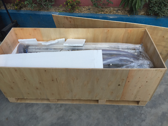 შემავსებელი მანქანები ხის ყუთში.jpg