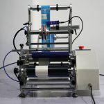 ნახევრად ავტომატური მრგვალი ბოთლების შპრიცის ფლაკონების ეტიკეტირების მანქანა