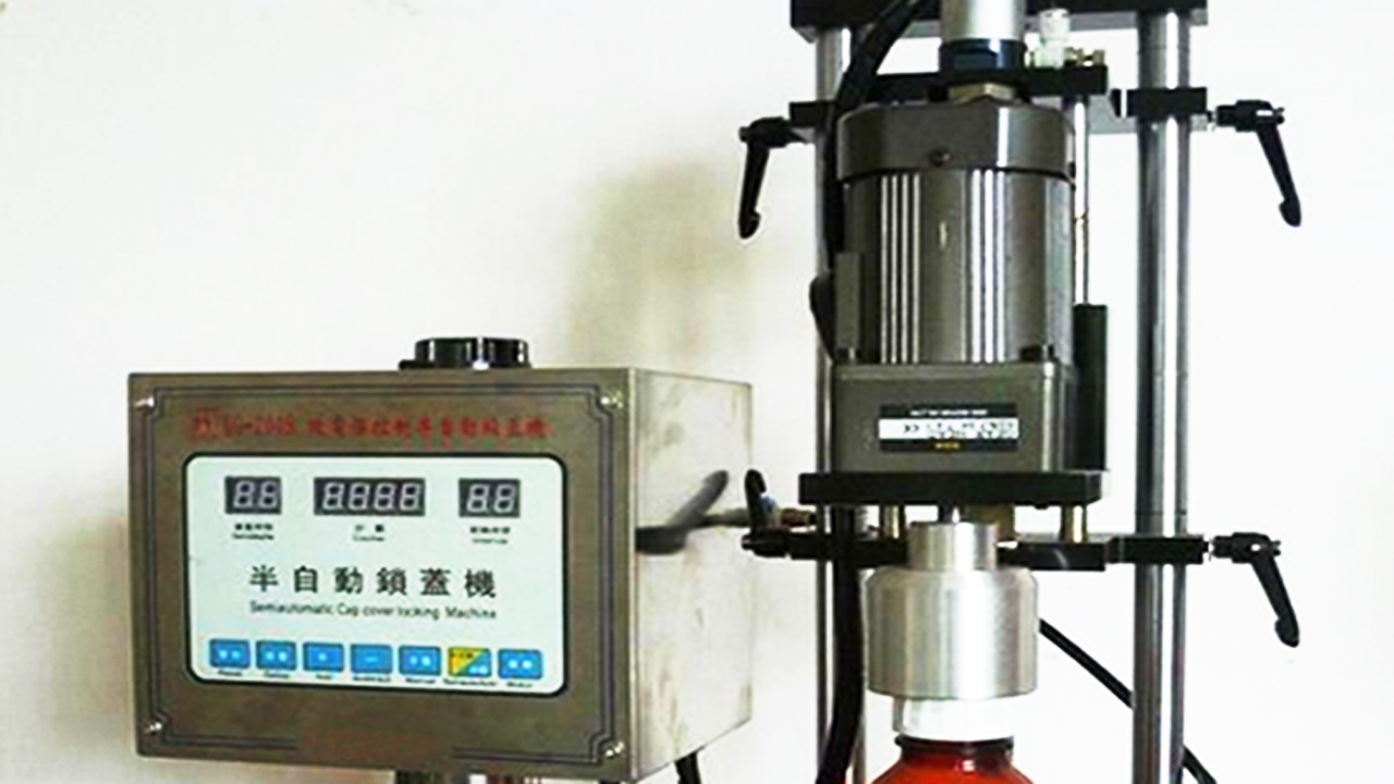 press capping equipments semi automatic პრეს capper აღჭურვილობა.jpg