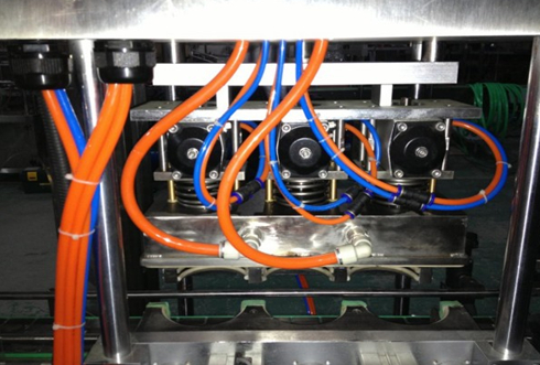 ვაკუუმური თავსახურები ნაწილი ახლო shot.jpg