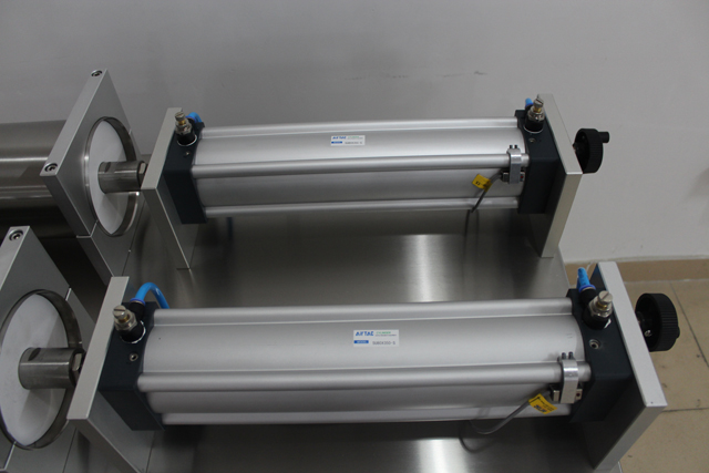 პნევმატური შემავსებელი მანქანა.jpg