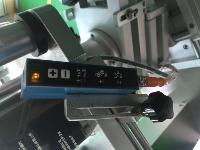 სენსორი ეტიკეტების გამოსავლენად transparent.jpg